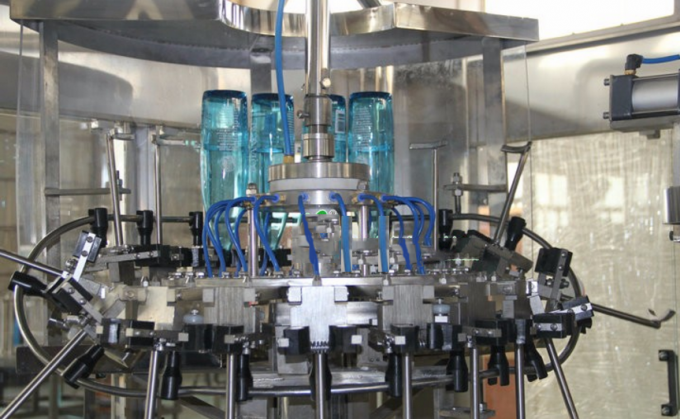 Industrial Soda Water Filling Machine / Sparkling Water Processing Equipment 3