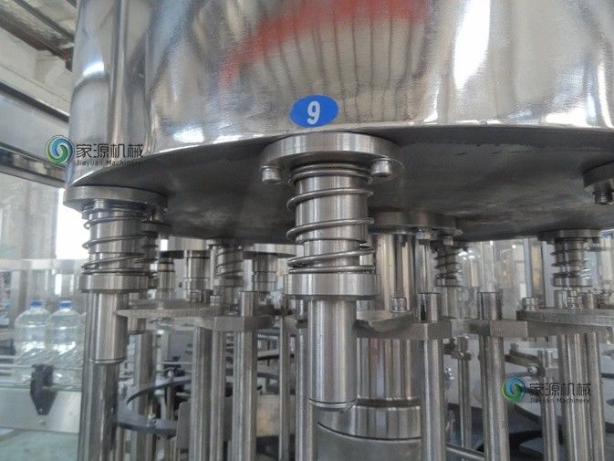 5L Automatic Water Bottle Filling Machine 2500Bph / 3 In 1 Bottle Filling Equipment 3